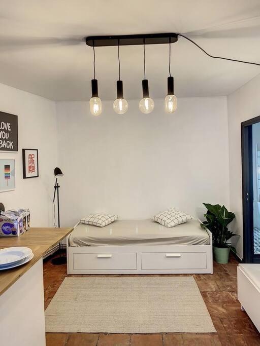 トゥールーズIbiza -Sublime Studio Place De La Trinite- Netflixアパートメント エクステリア 写真